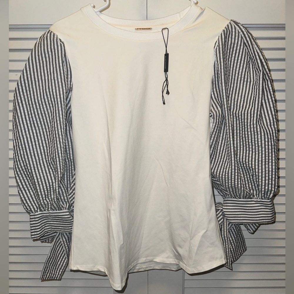 Elie Tahari Women’s blouse with puff sleeves Size M